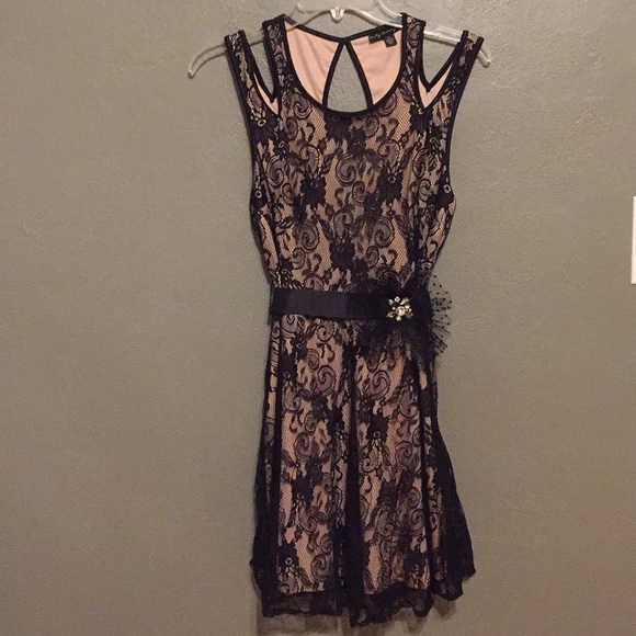 City Triangles Dresses & Skirts - Party dress. Size S (4)